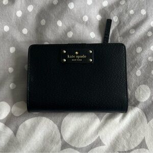 Kate Spade black leather wallet in excellent condition!